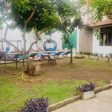 Hotel Cloud 9 Negombo Kültér fotó