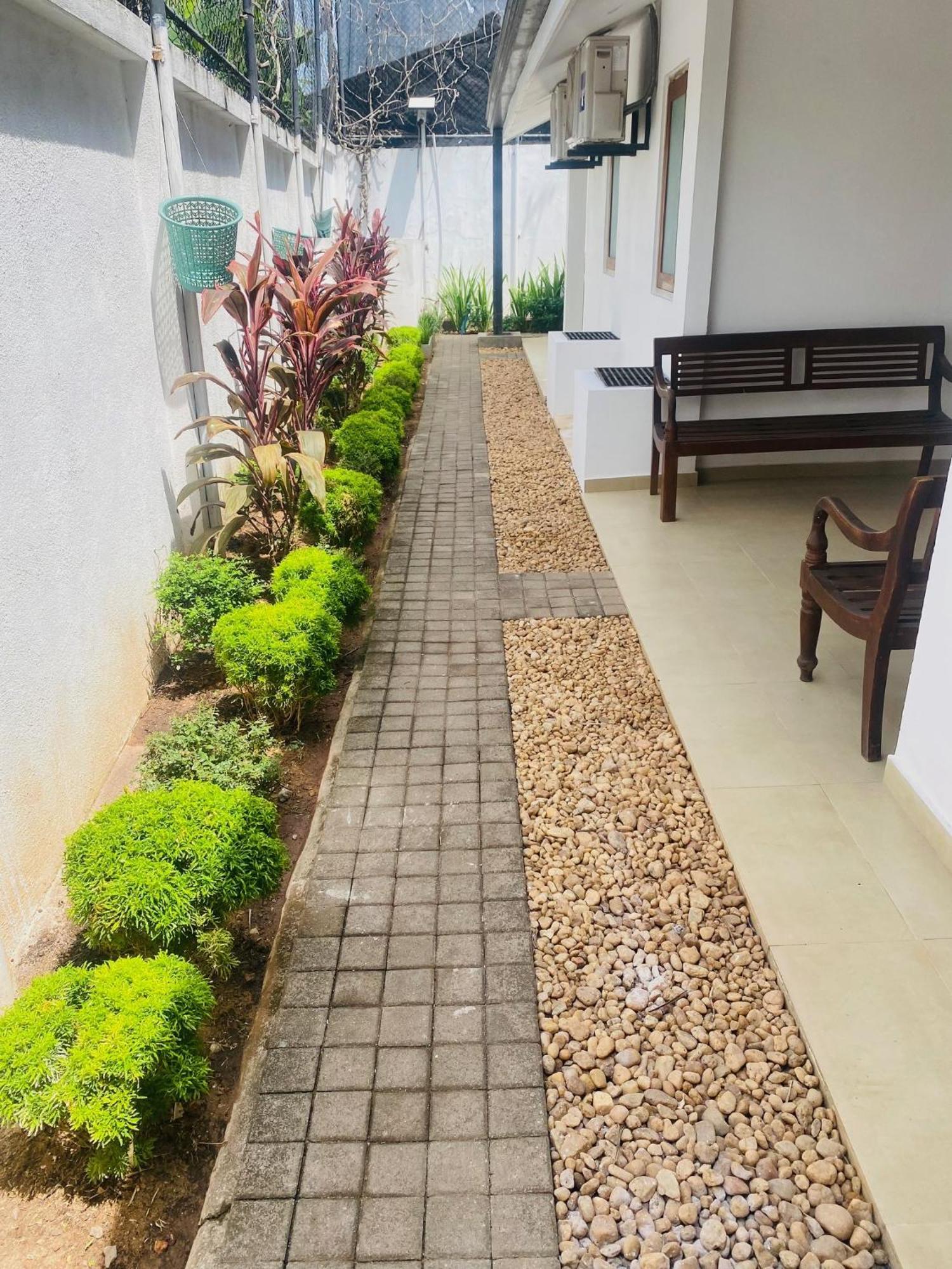 Hotel Cloud 9 Negombo Kültér fotó