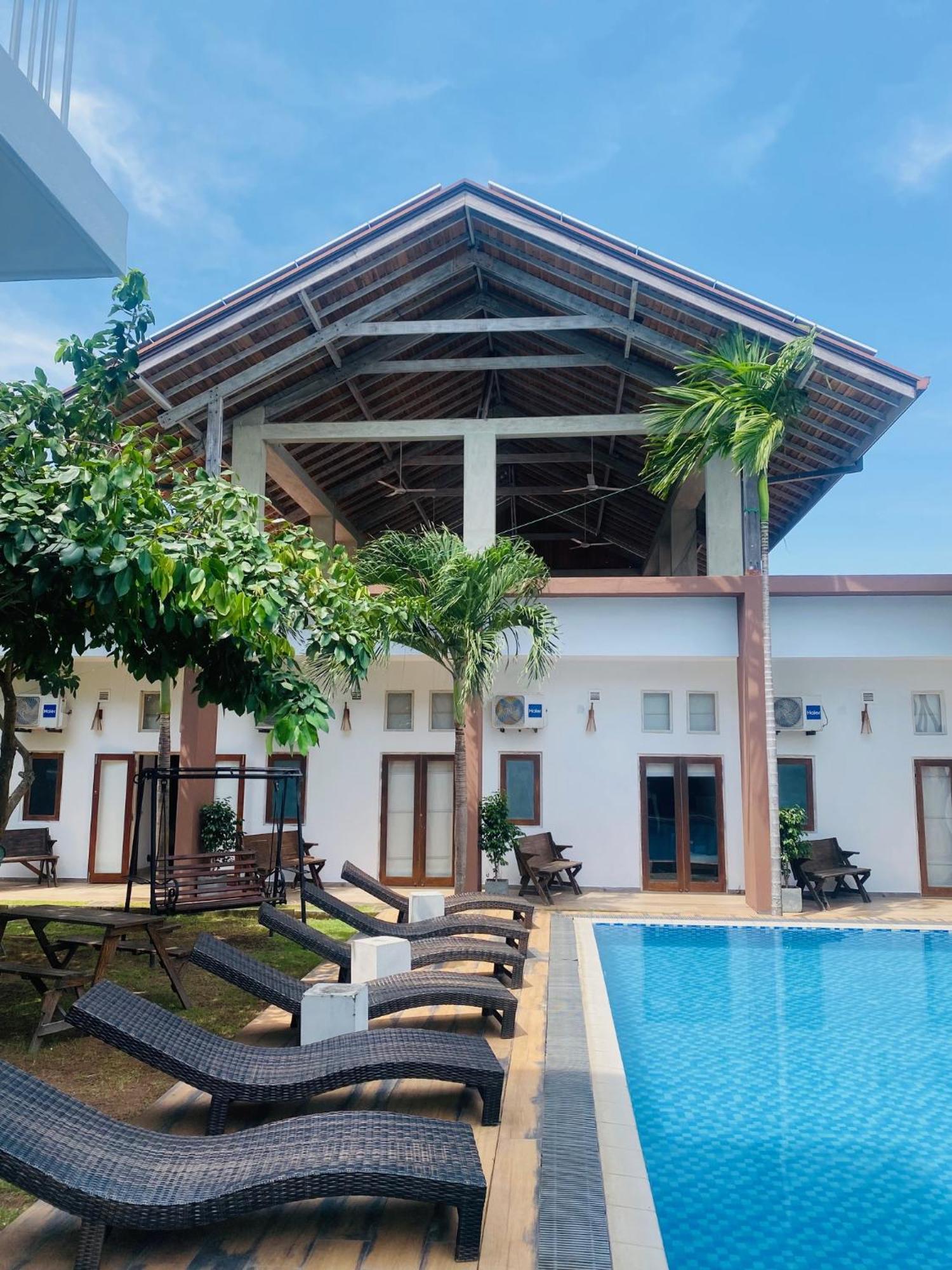 Hotel Cloud 9 Negombo Kültér fotó