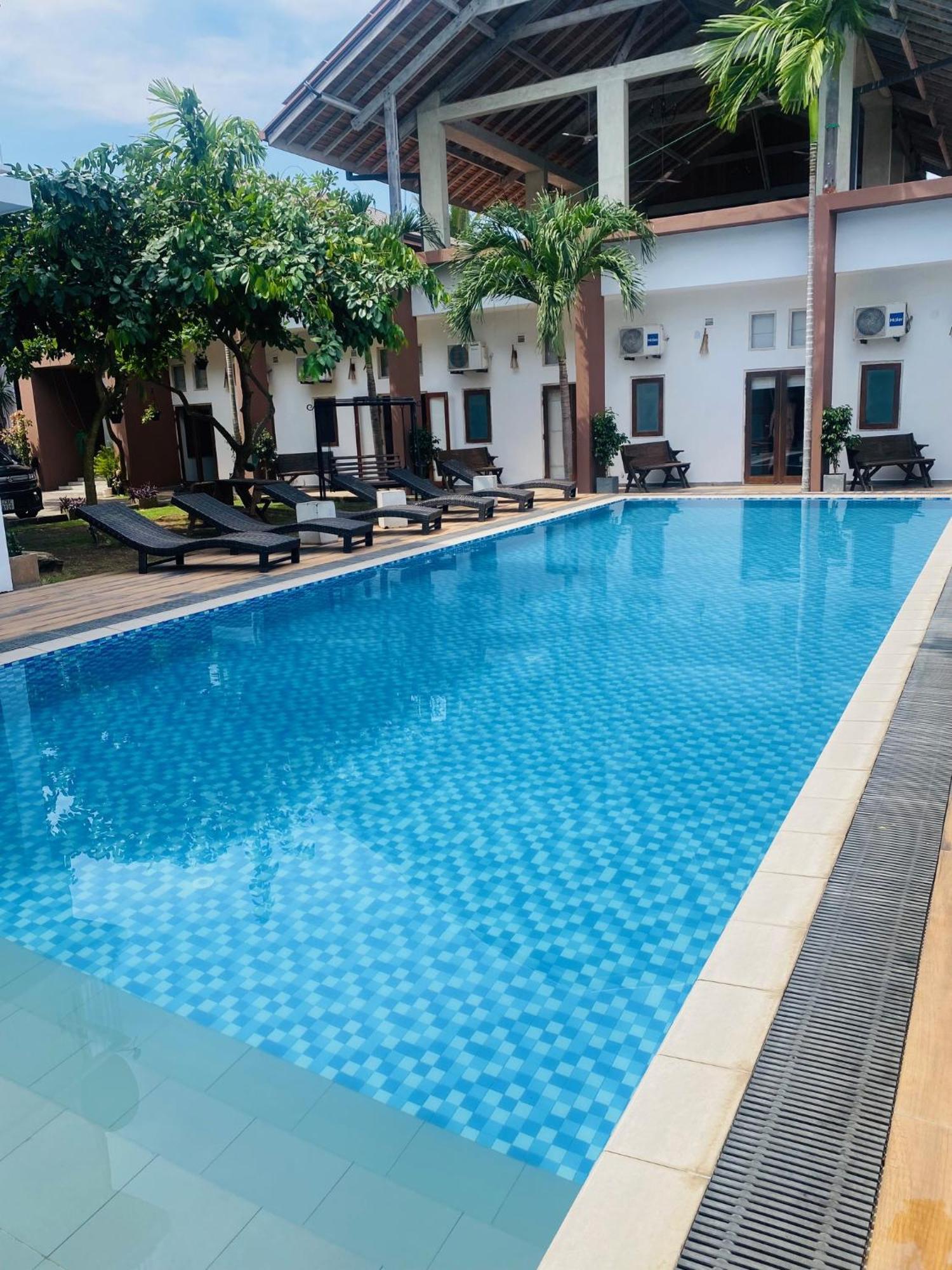 Hotel Cloud 9 Negombo Kültér fotó