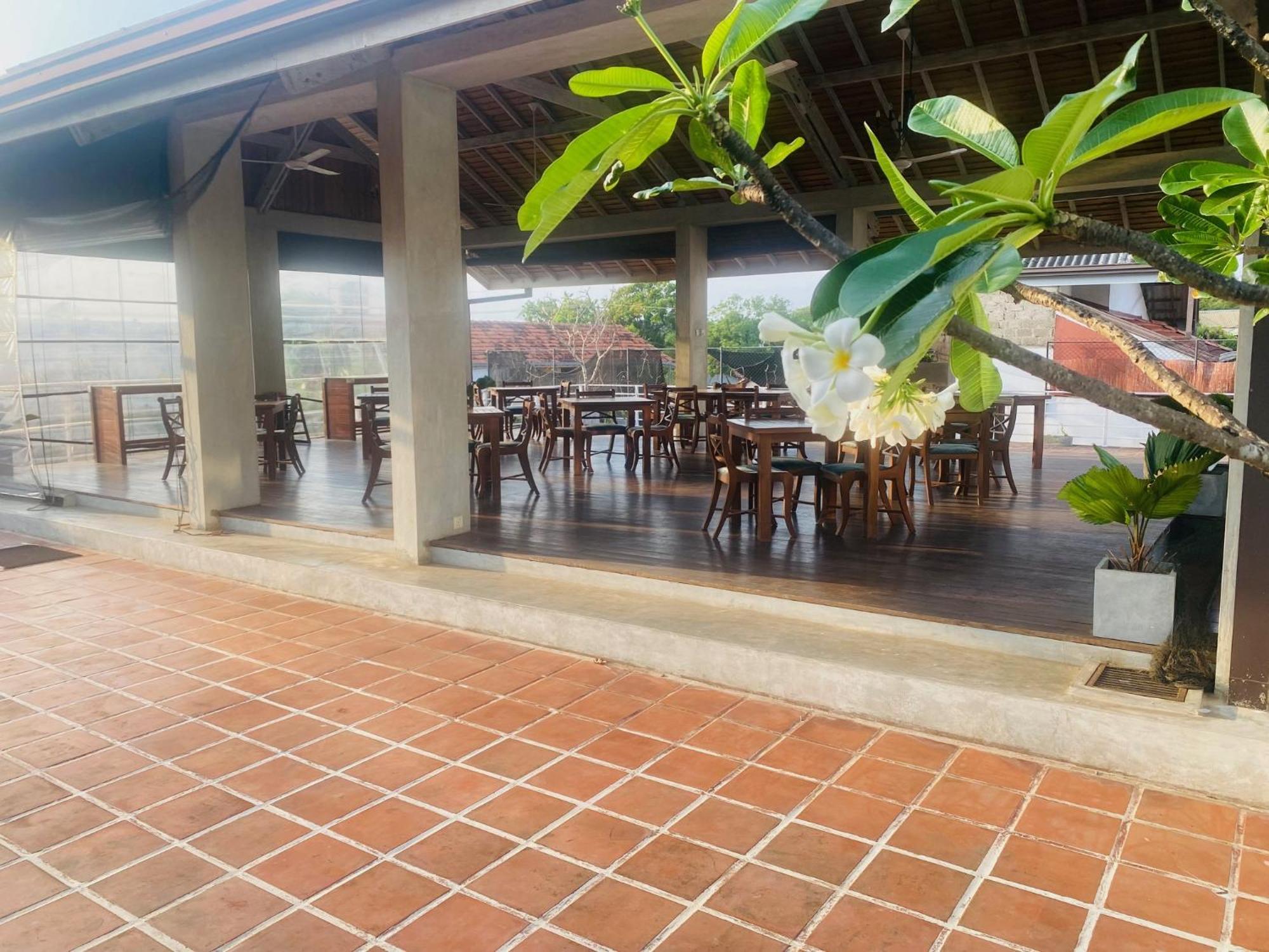 Hotel Cloud 9 Negombo Kültér fotó