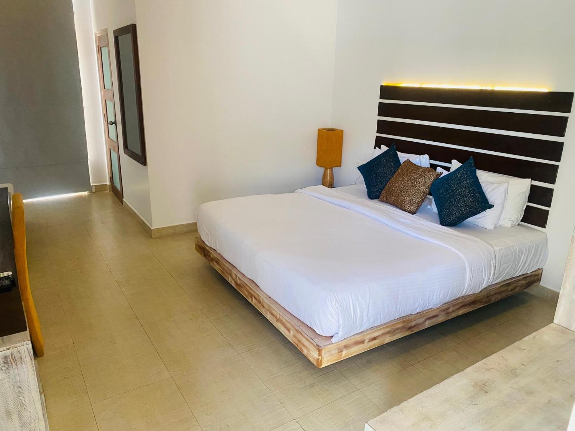 Hotel Cloud 9 Negombo Kültér fotó