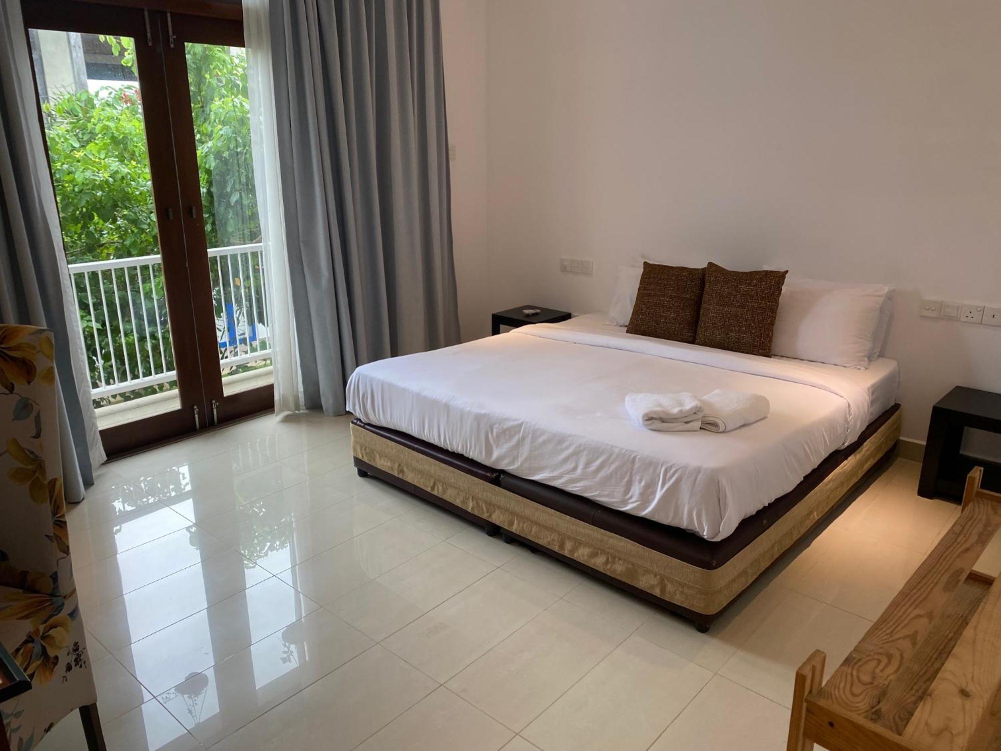 Hotel Cloud 9 Negombo Kültér fotó